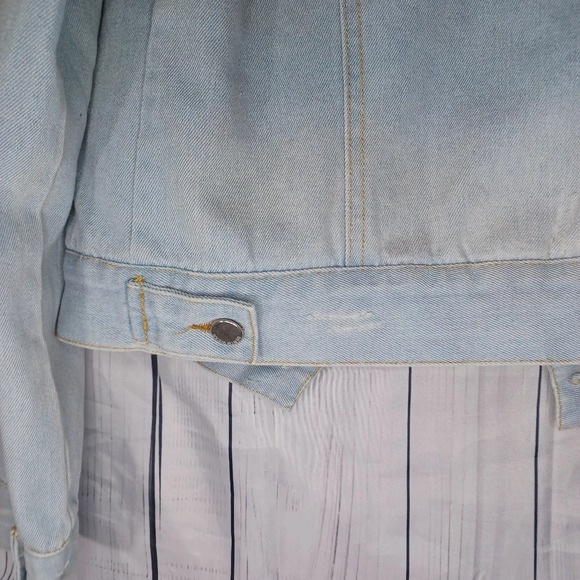 Ashley Vintage Charm Lightwash Distressed Denim Trucker Jacket Sherpa Lined - Picture 10 of 13